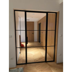 Fabrické dveře se světlíky...