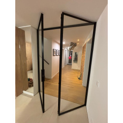 Dvoukřídlé minimalistické...